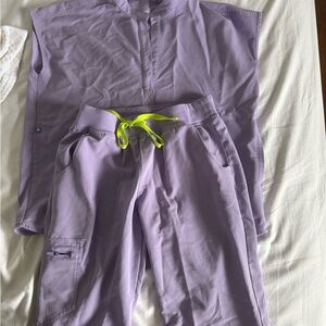 FIGS LAVENDER SCRUB SET SIZE SMALL